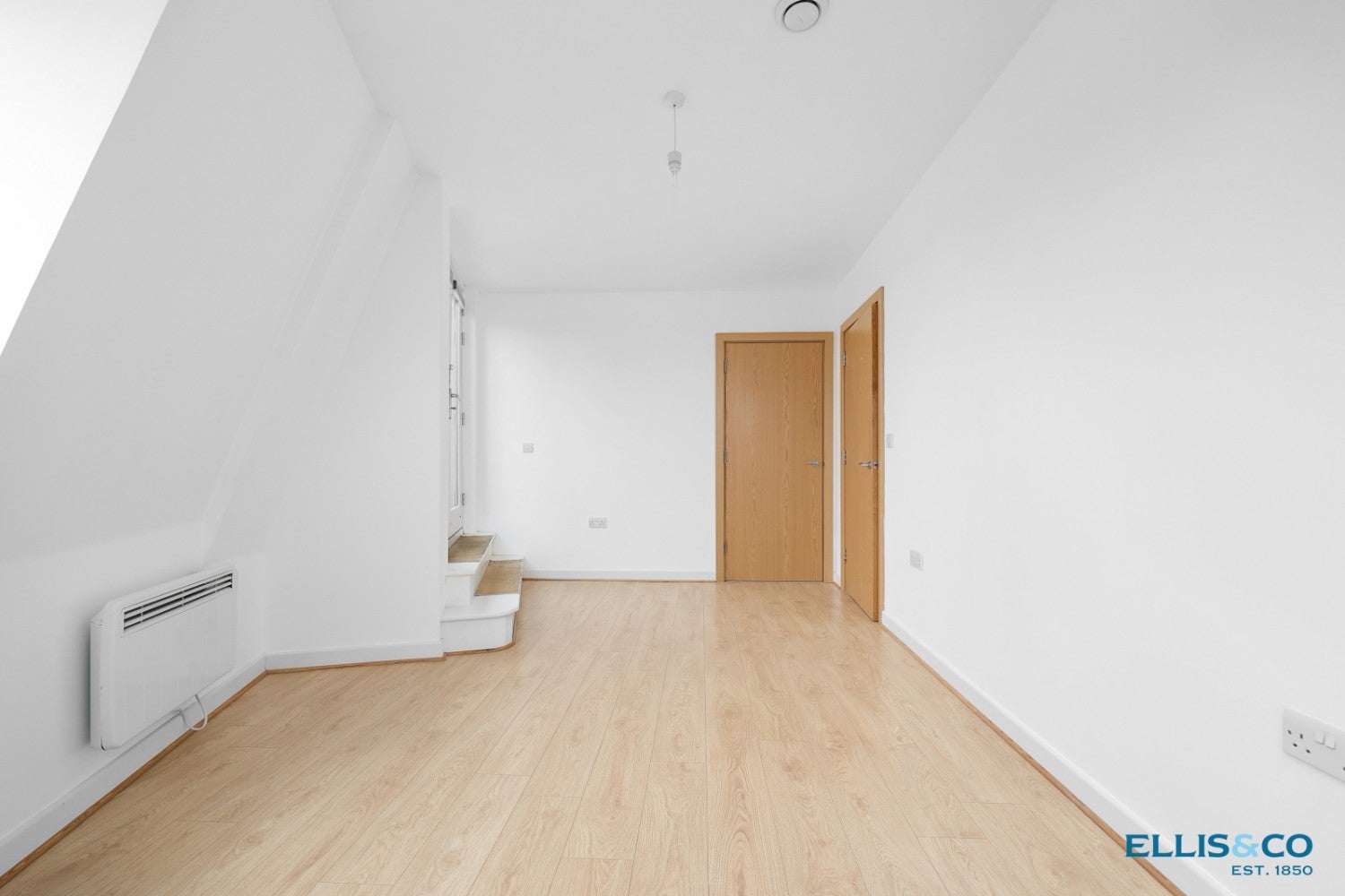 Flat Narford Road in Greater London