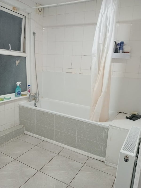 Flat Vicarage Lane in London