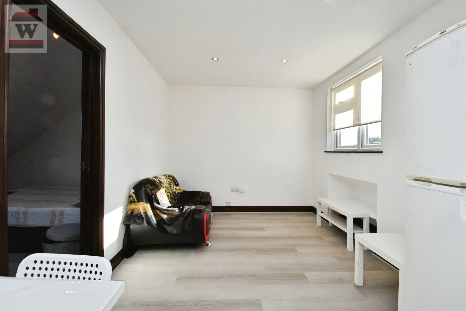 Flat Lampton Road in Greater London