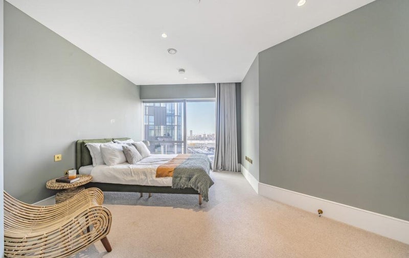Room Cutter Lane in Greater London