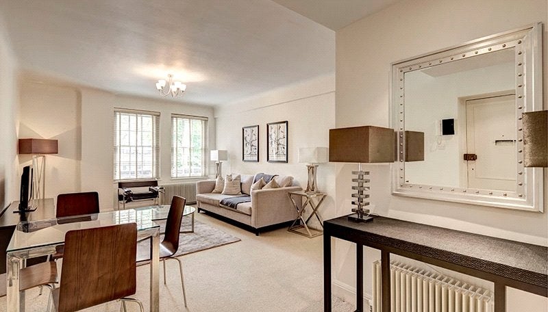 Flat Fulham Road in Greater London