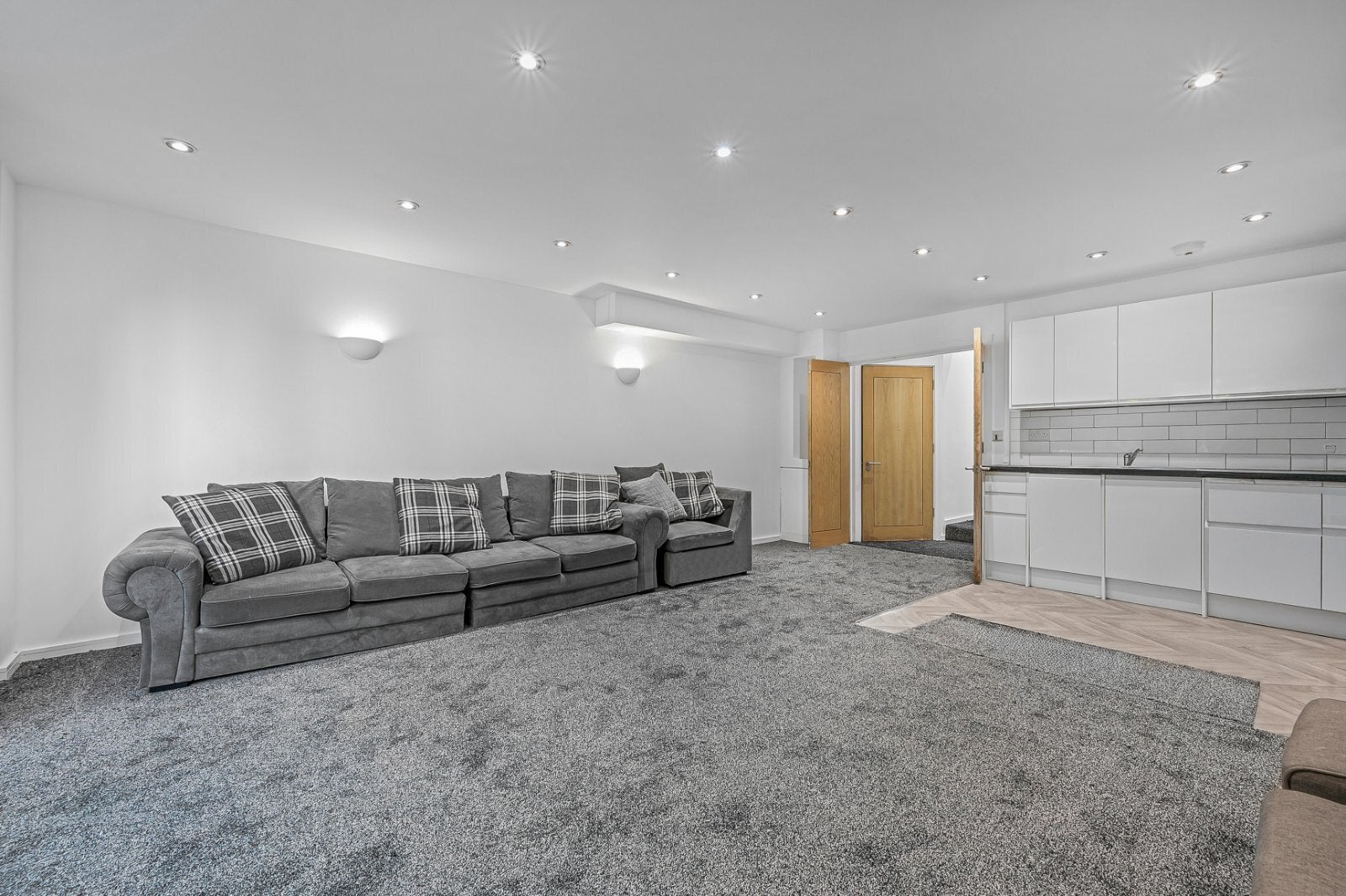 Flat Royal College Street in Greater London