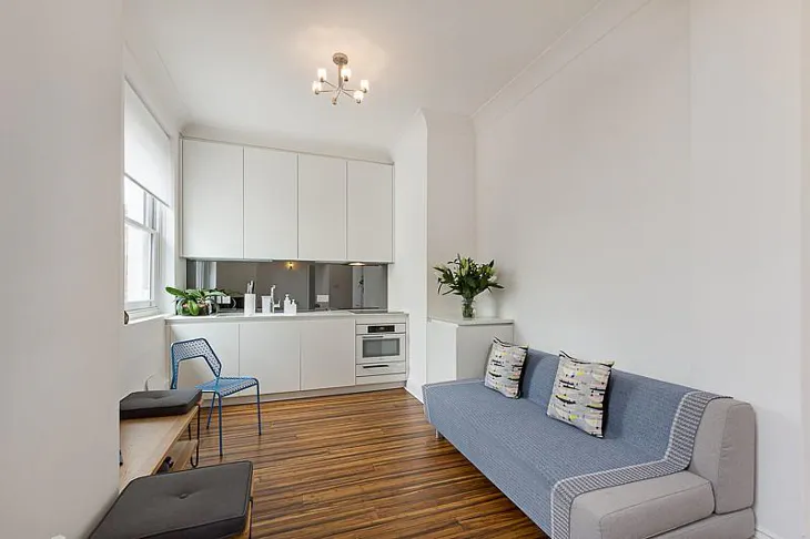 Flat Pont Street in Greater London