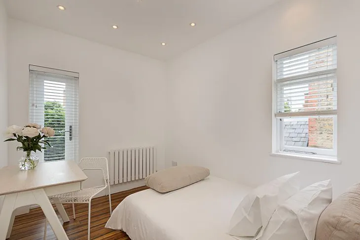 Flat Pont Street in Greater London