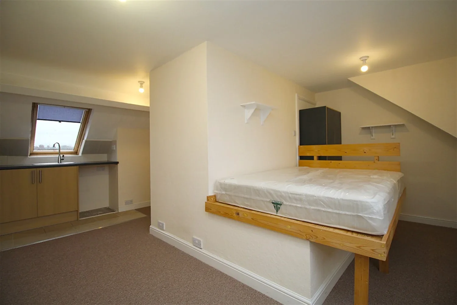 Room Selbourne Street in Charnwood