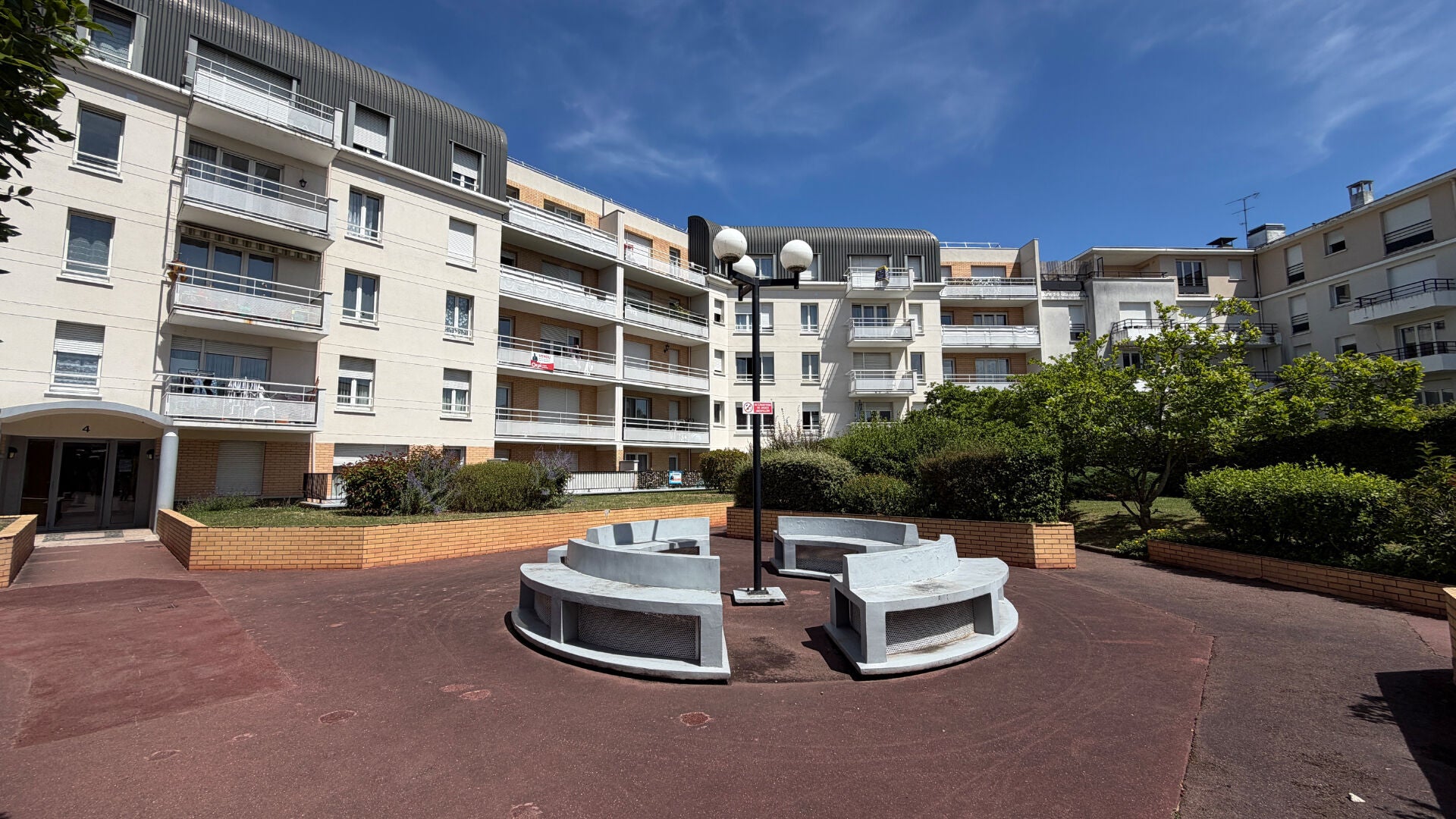 Appartement Desserte Ernest Cognacq à Évry