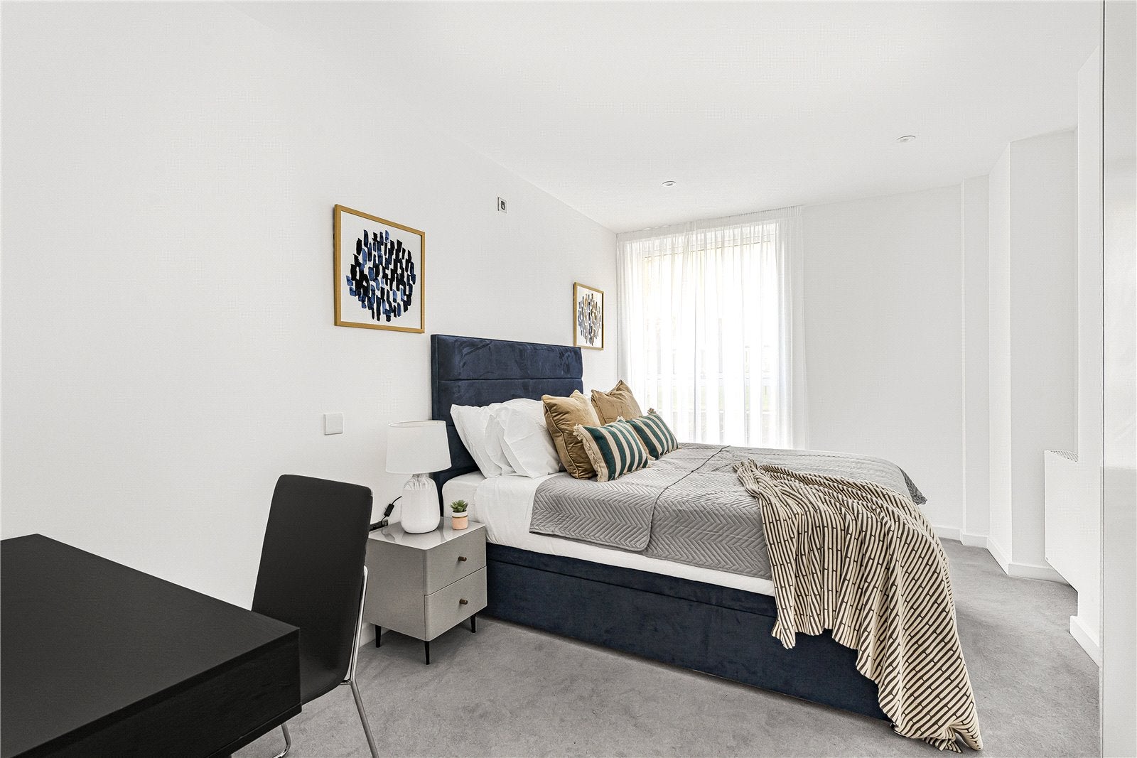 Flat Masons Place in Greater London