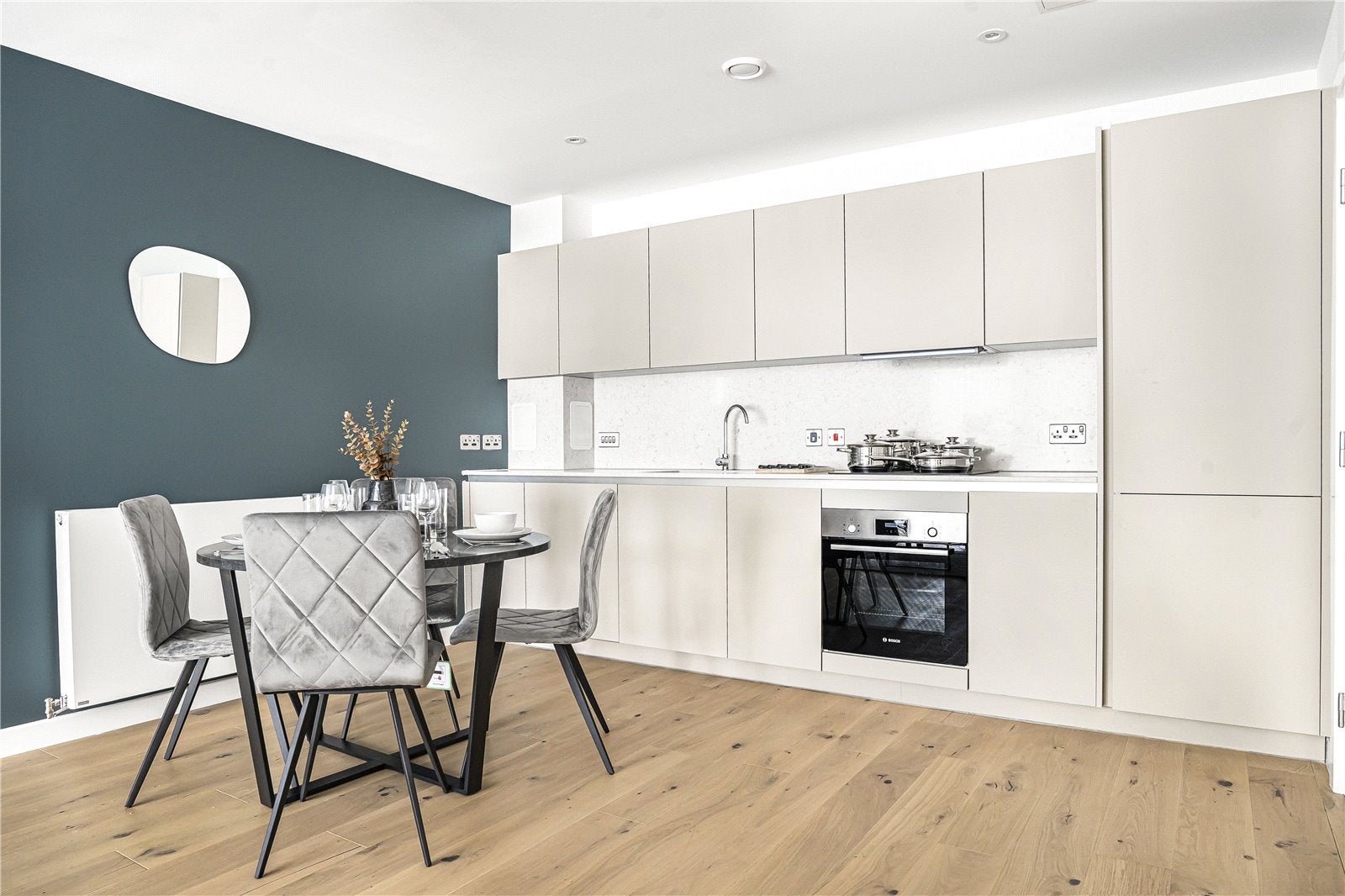Flat Masons Place in Greater London