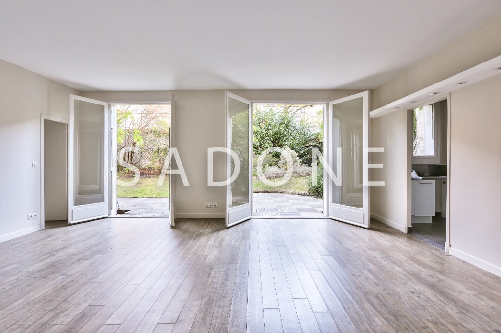 Flat Boulevard Victor Hugo in Neuilly-sur-Seine