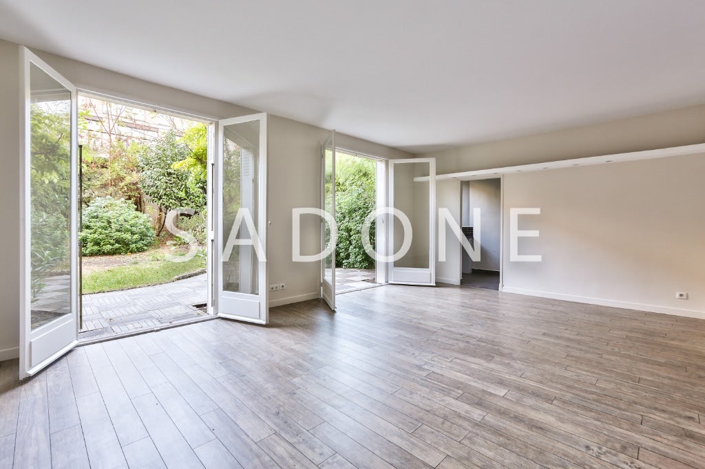 Flat Boulevard Victor Hugo in Neuilly-sur-Seine