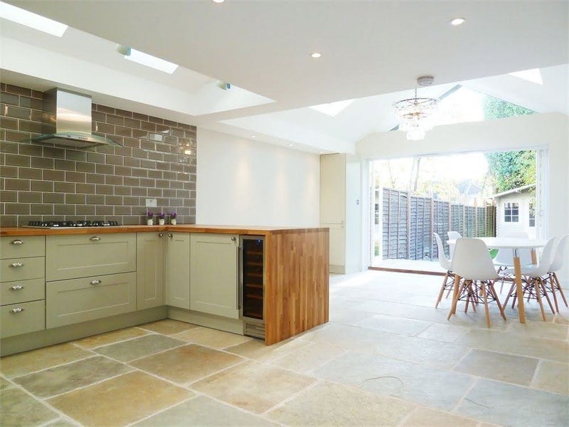 Room Trevelyan Road in Greater London