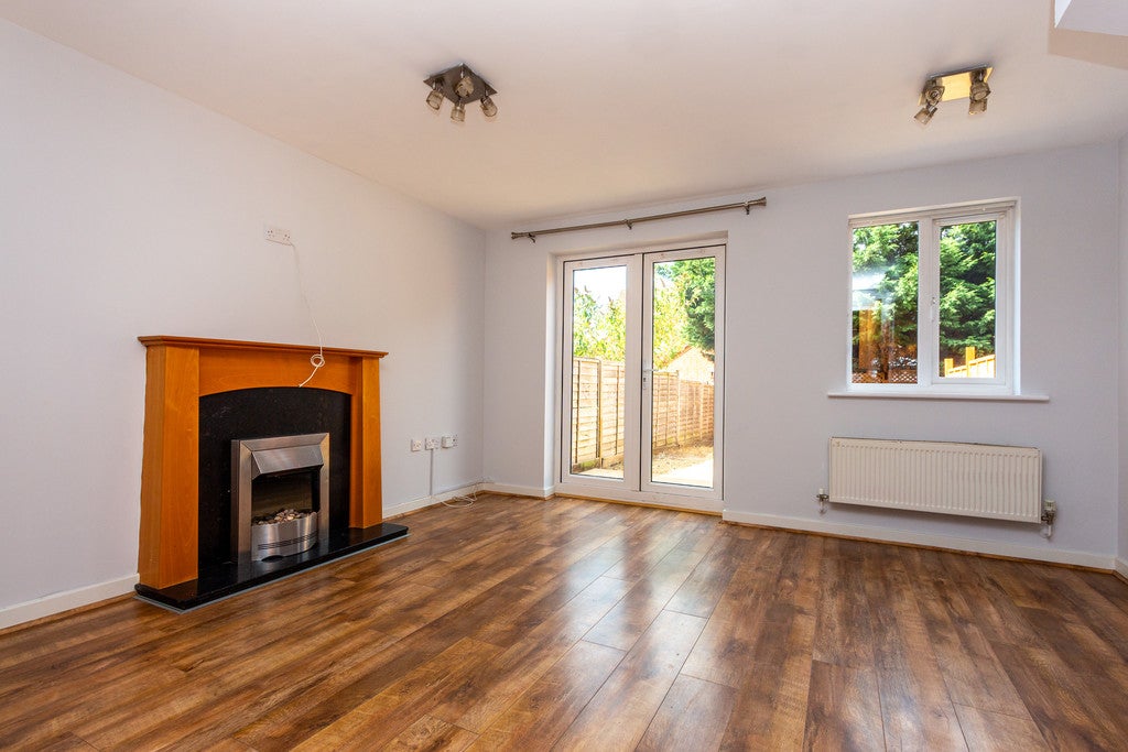 House Hollowell Close in Rushden