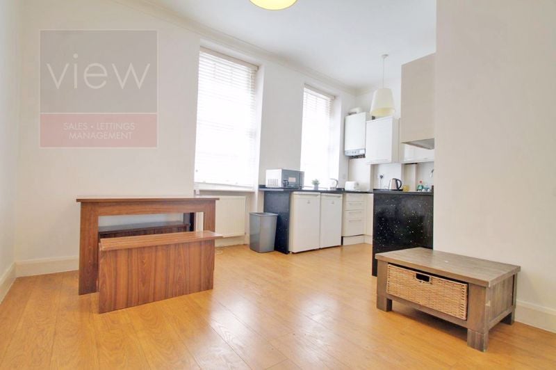 Flat Midford Place in Greater London