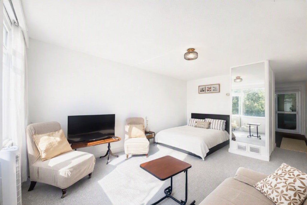 Flat Putney Hill in Greater London