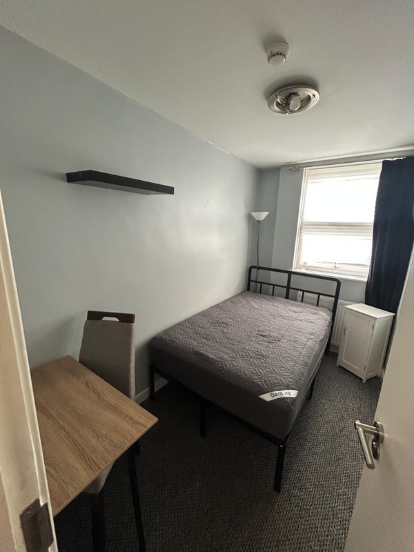 Room Eliot Park in Greater London