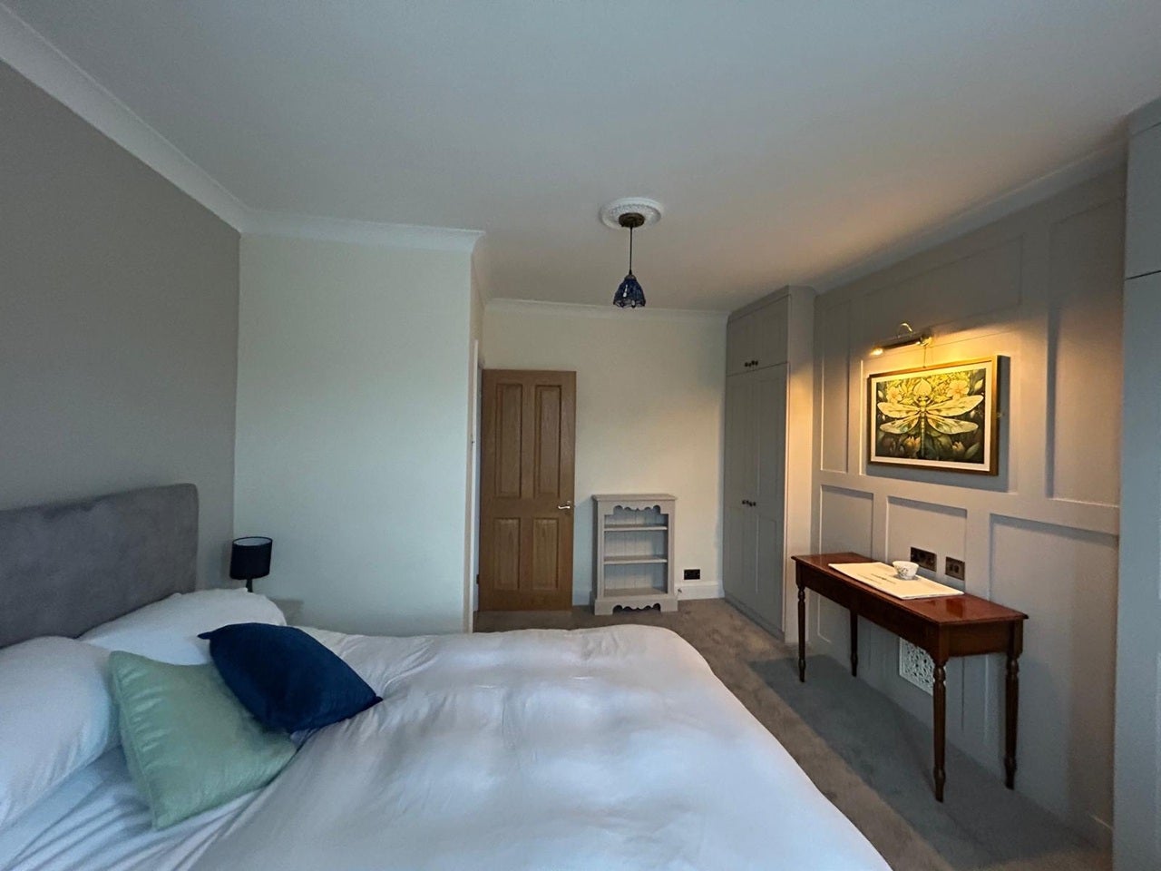 Flat Kingston Road in Mole Valley