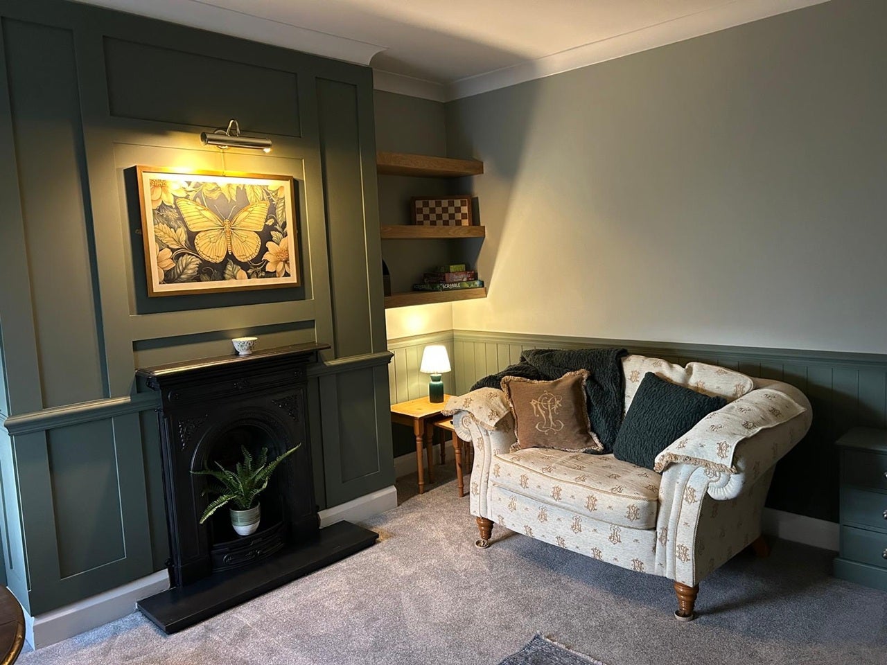 Flat Kingston Road in Mole Valley