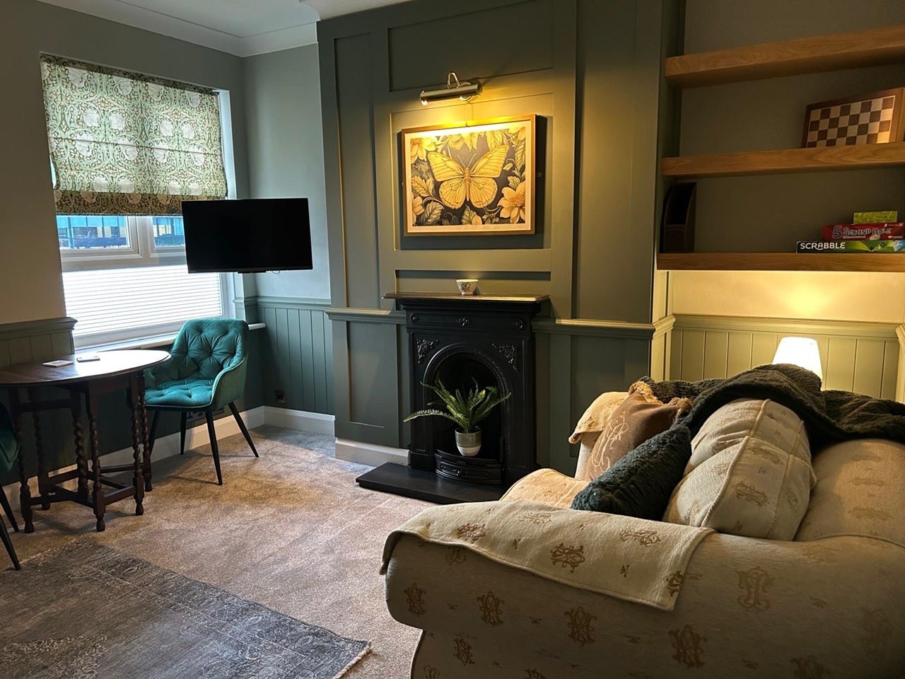 Flat Kingston Road in Mole Valley