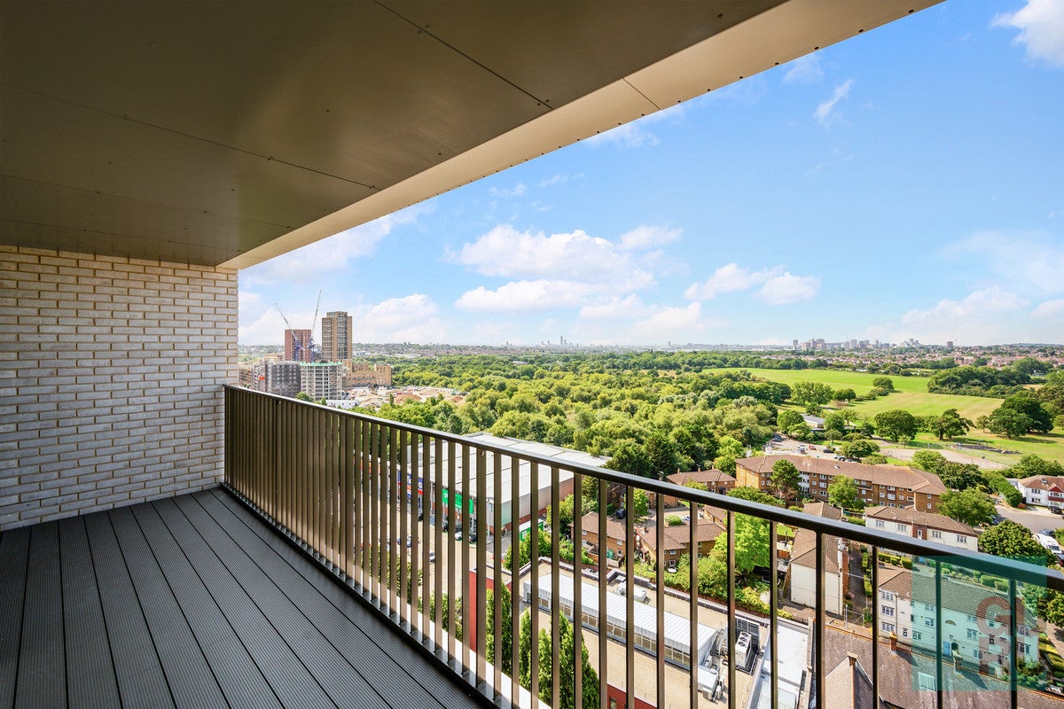 Flat Lindley Street in Greater London