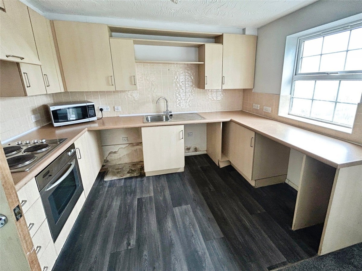 Flat Pipkin Court in Coventry