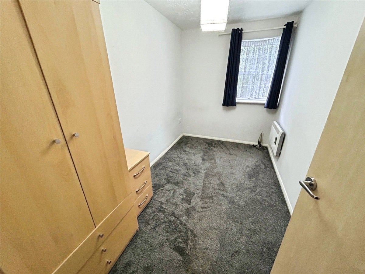 Flat Pipkin Court in Coventry