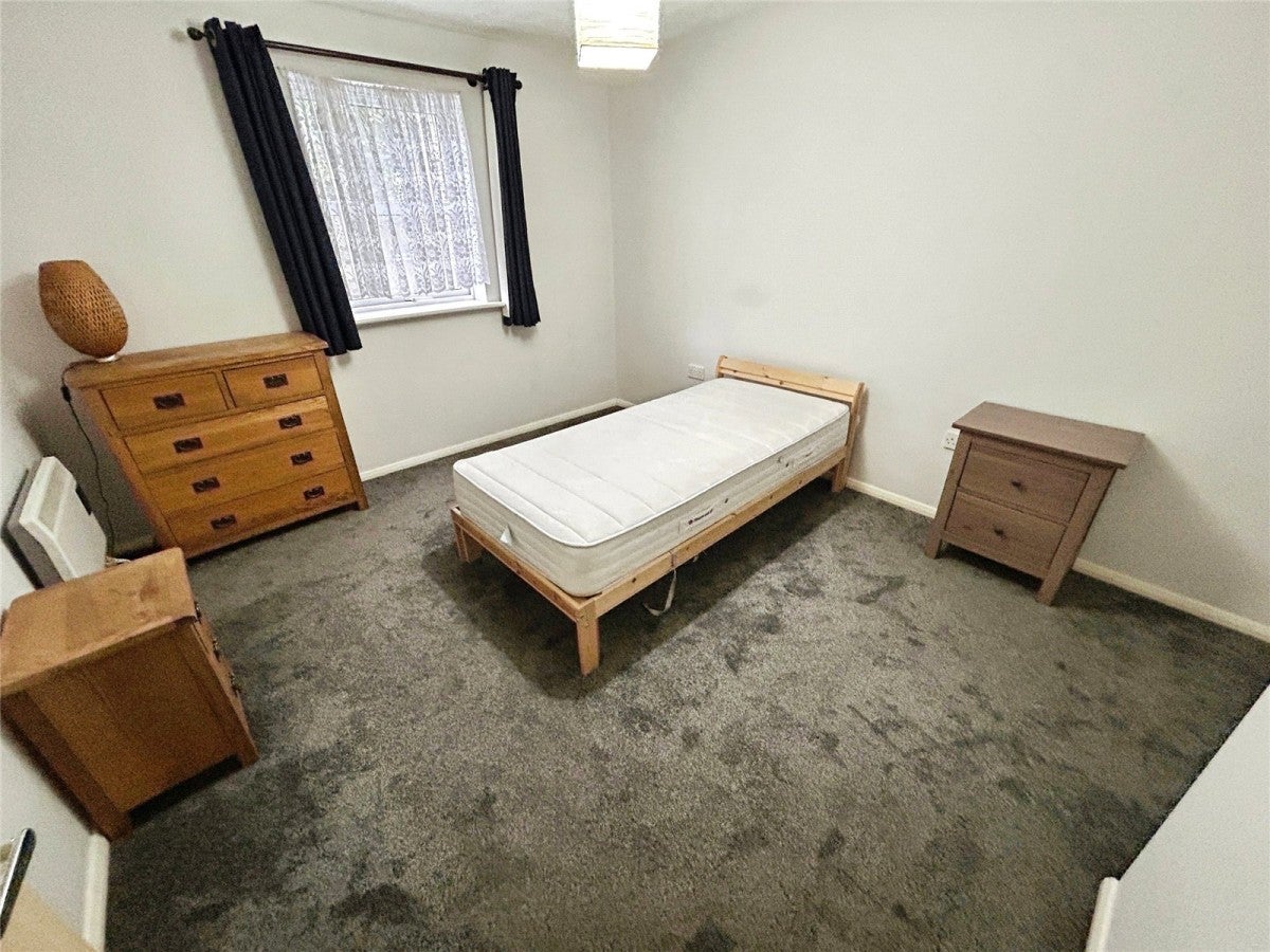 Flat Pipkin Court in Coventry