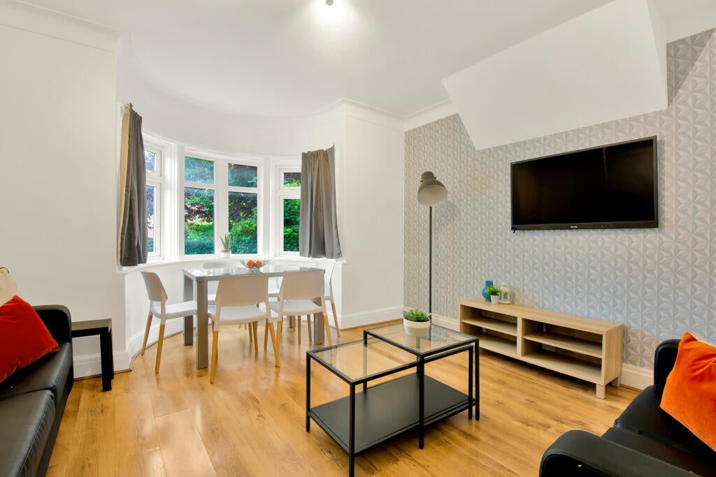 Flat Hammelton Road in Greater London