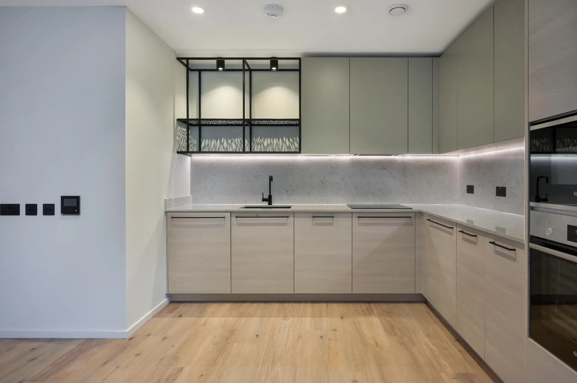 Flat Hemlock Street in Greater London