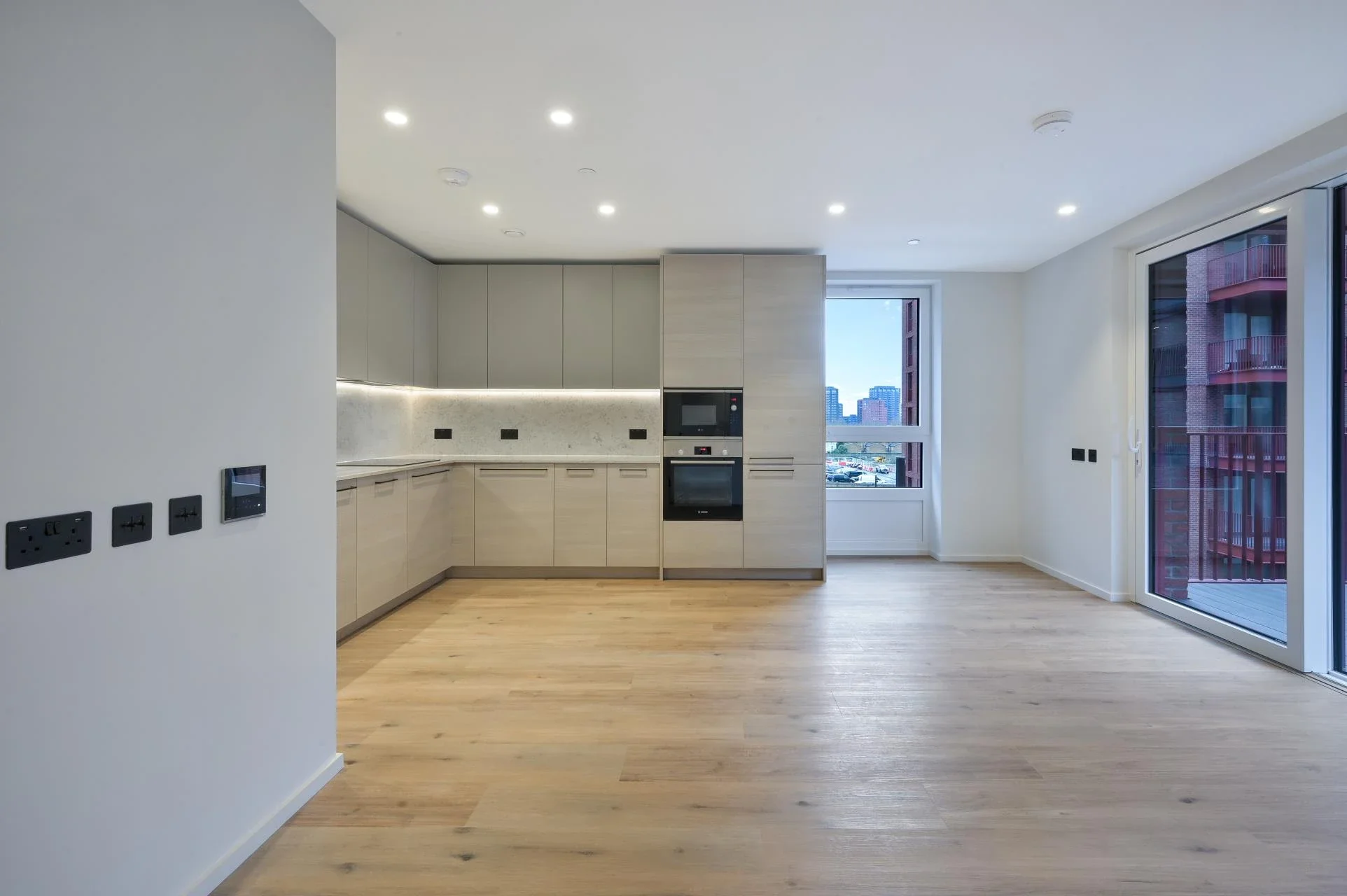 Flat Hemlock Street in Greater London