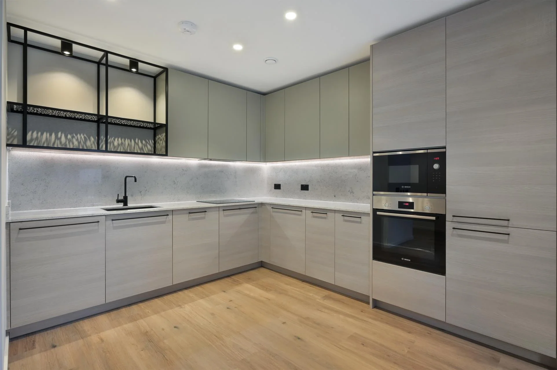 Flat Hemlock Street in Greater London