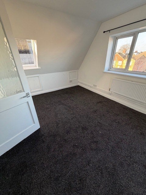 Flat Studley Road in Luton