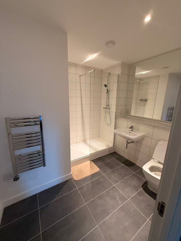Room Boundary Lane in Manchester
