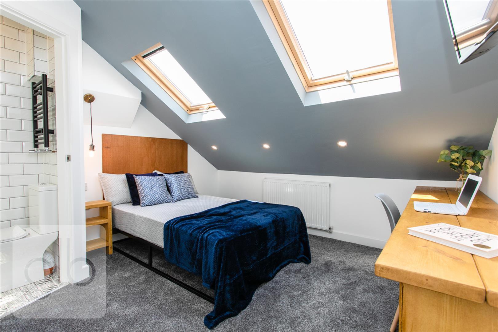 Room Northfield Road in Coventry