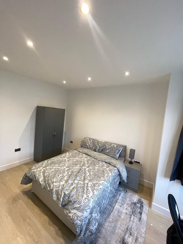 Flat Framfield Road in London