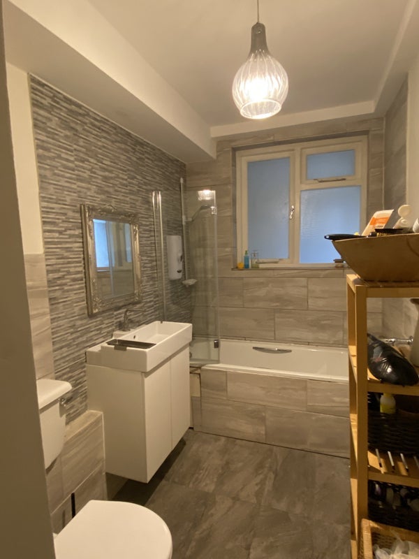 Room Grosvenor Avenue in Greater London
