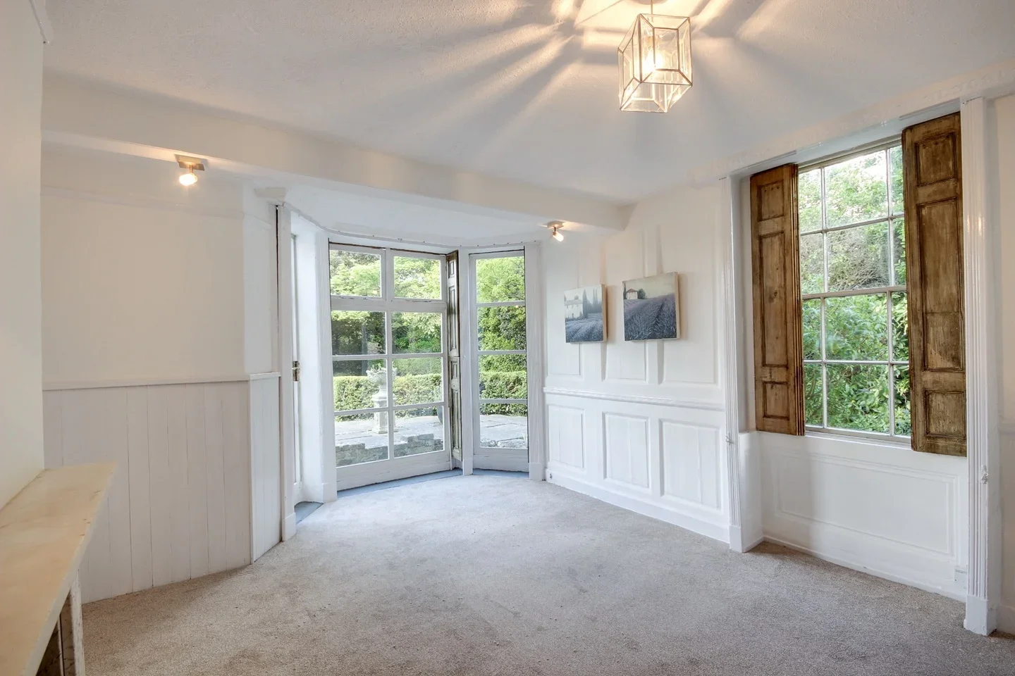 Flat Basing Way in Elmbridge
