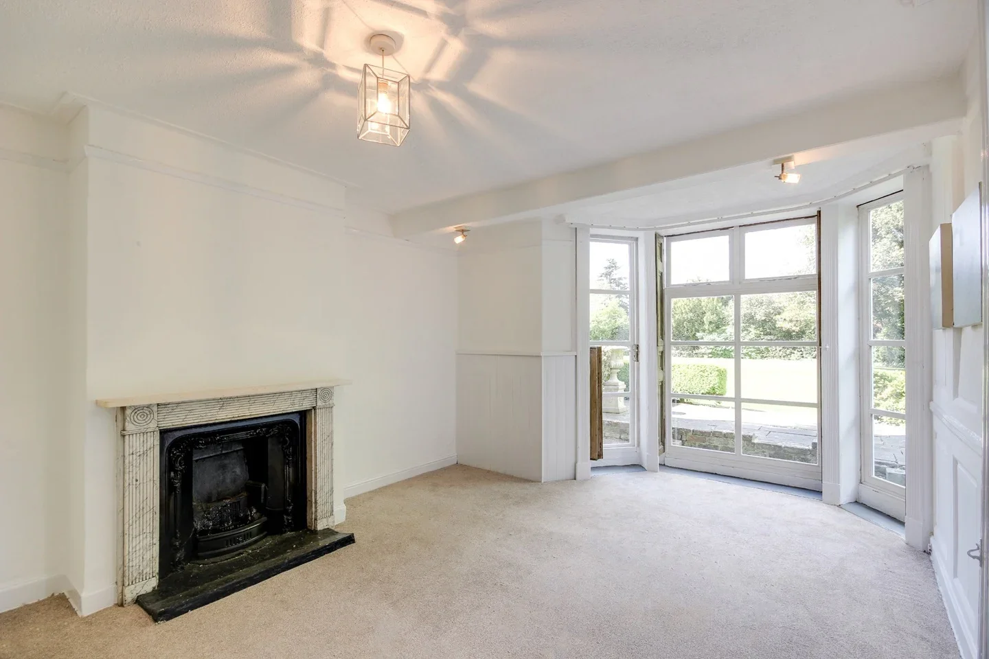 Flat Basing Way in Elmbridge