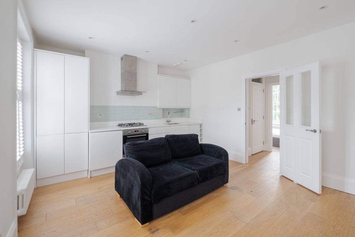 Flat Remington Street in Greater London