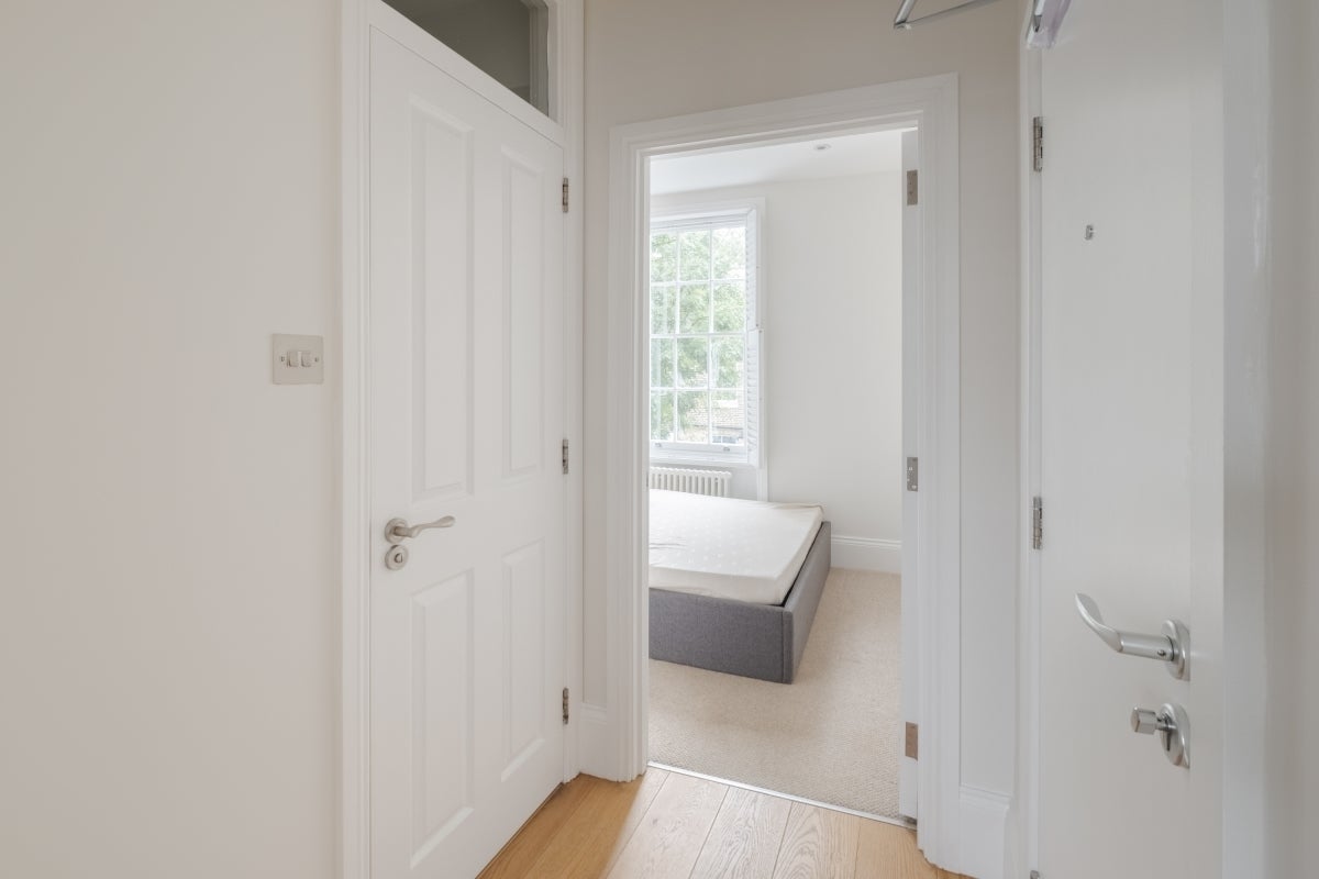 Flat Remington Street in Greater London