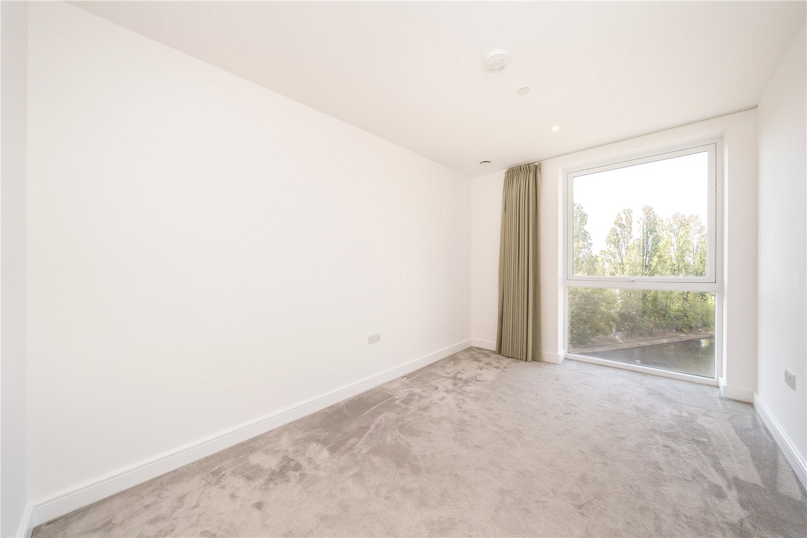 Flat East Lane in Greater London
