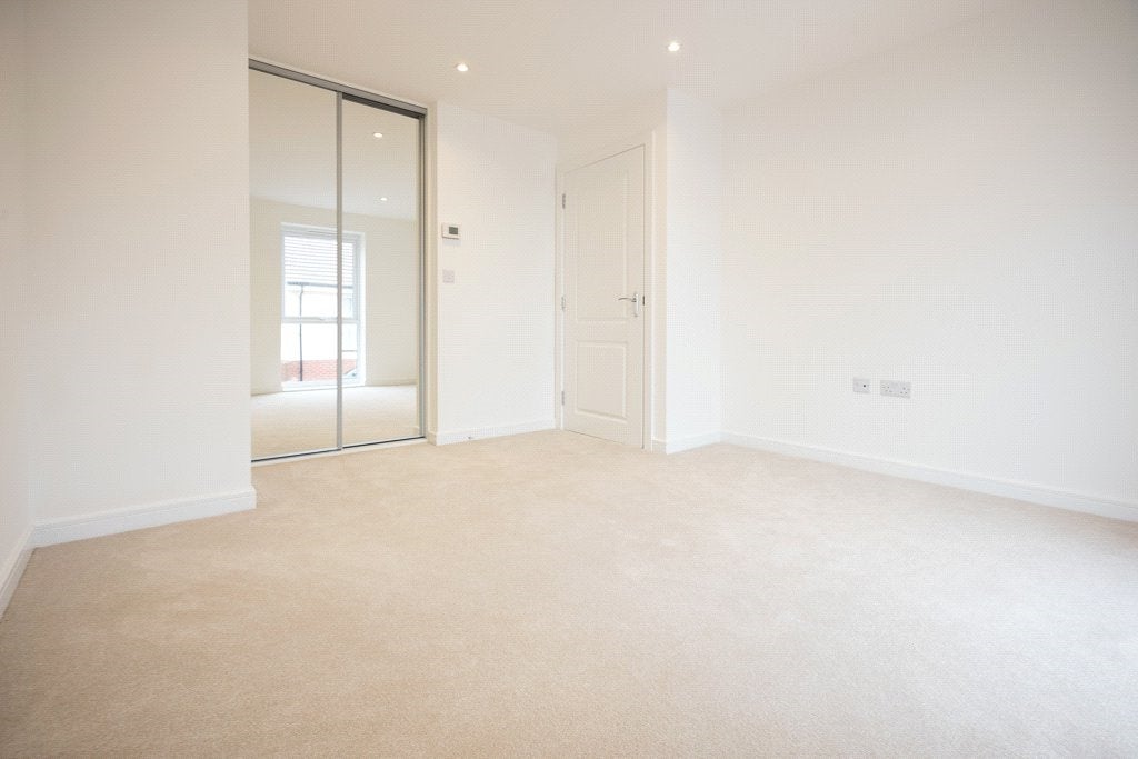 Flat Eighteen Acre Drive in Bristol