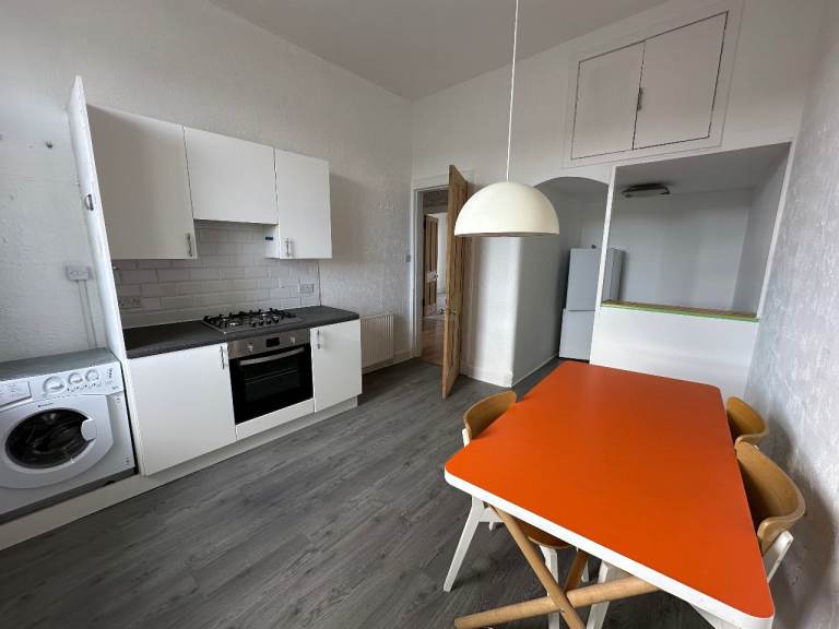 Flat Clarkston Road in Glasgow