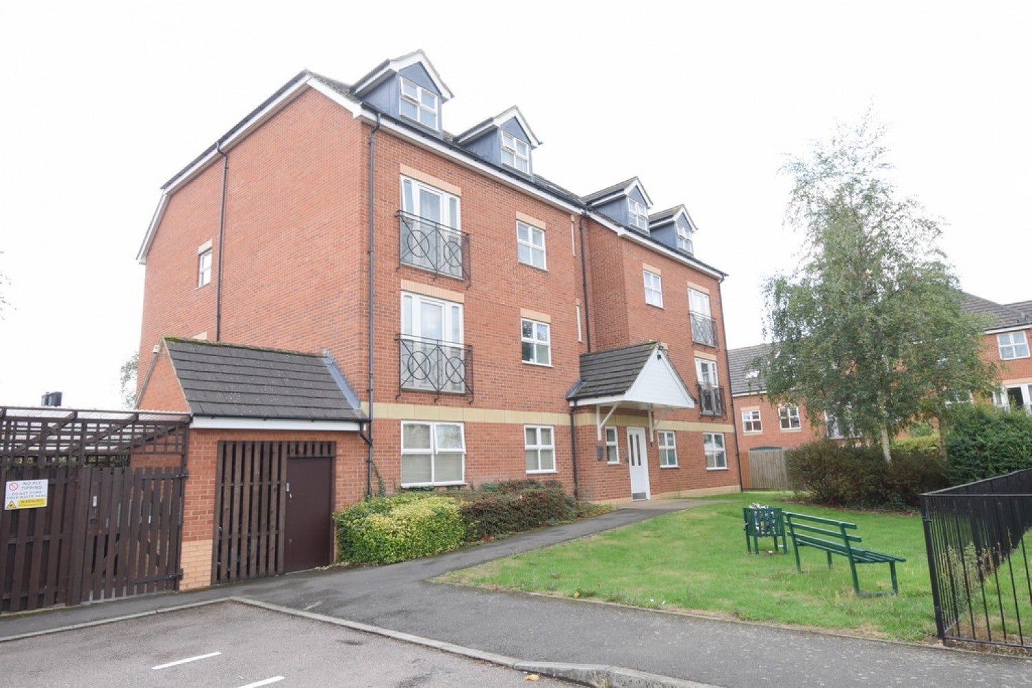 Flat Palgrave Road in Bedford