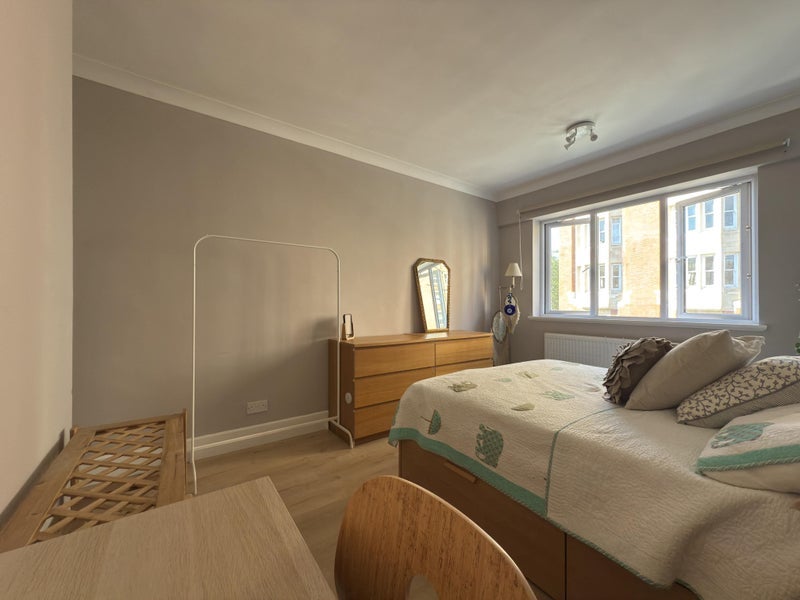 Room Moscow Road in City of Westminster