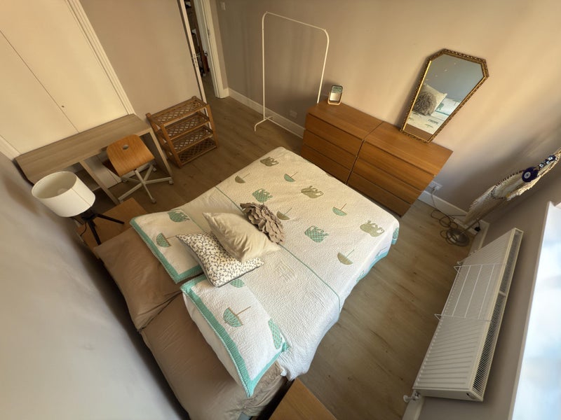 Room Moscow Road in City of Westminster