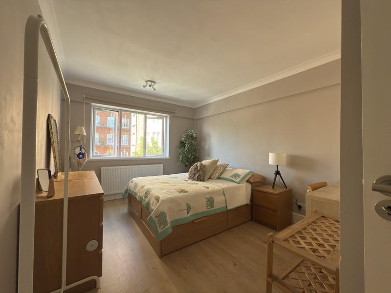 Room Moscow Road in City of Westminster