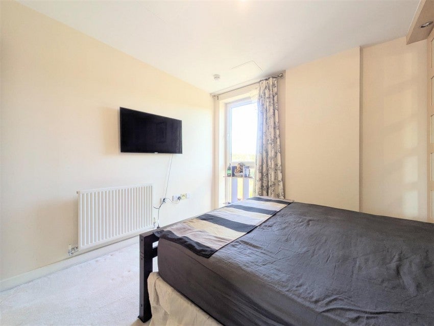 Flat Northolt Road in Greater London