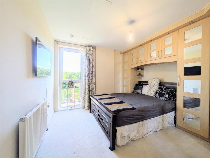 Flat Northolt Road in Greater London