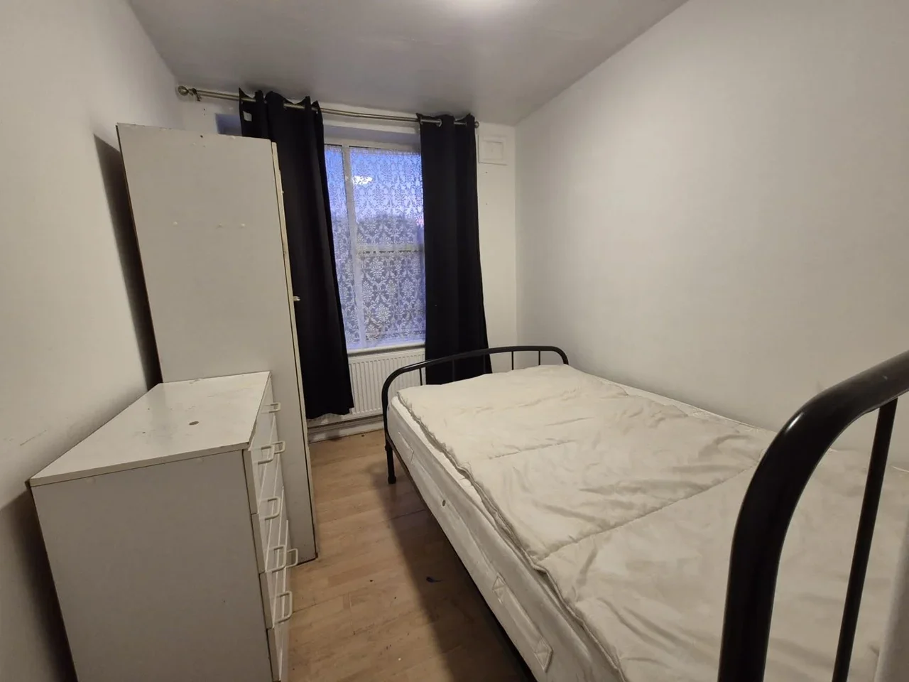 Room Bordars Road in Greater London
