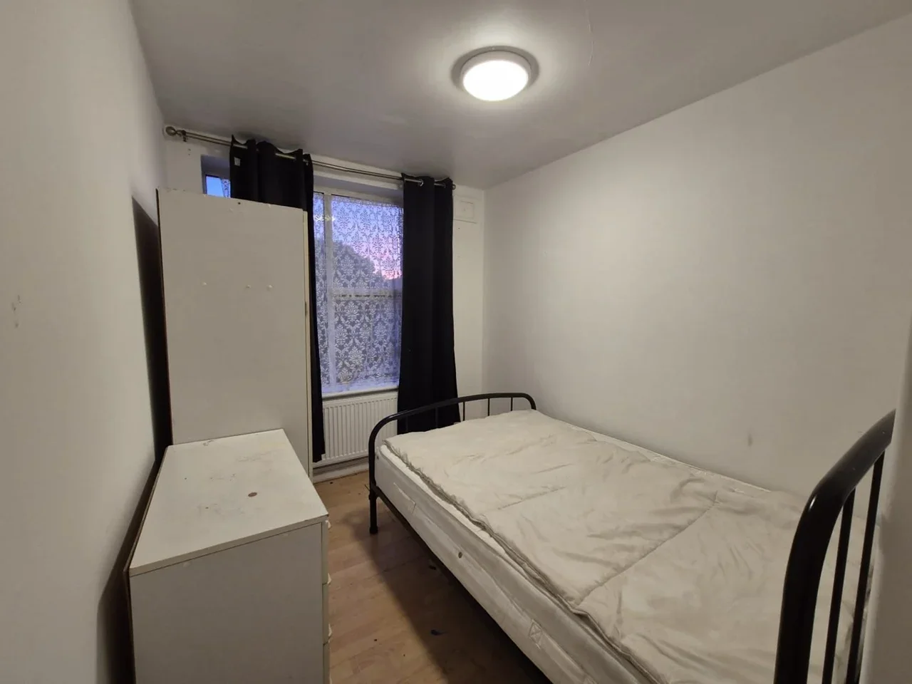 Room Bordars Road in Greater London